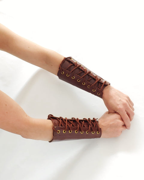 BROWN Leather cuff style Gauntlets